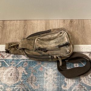 Hudson Sling Bag, Bark